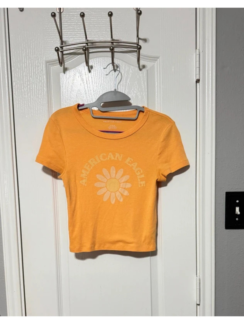 Adorable American Eagle flower crop top